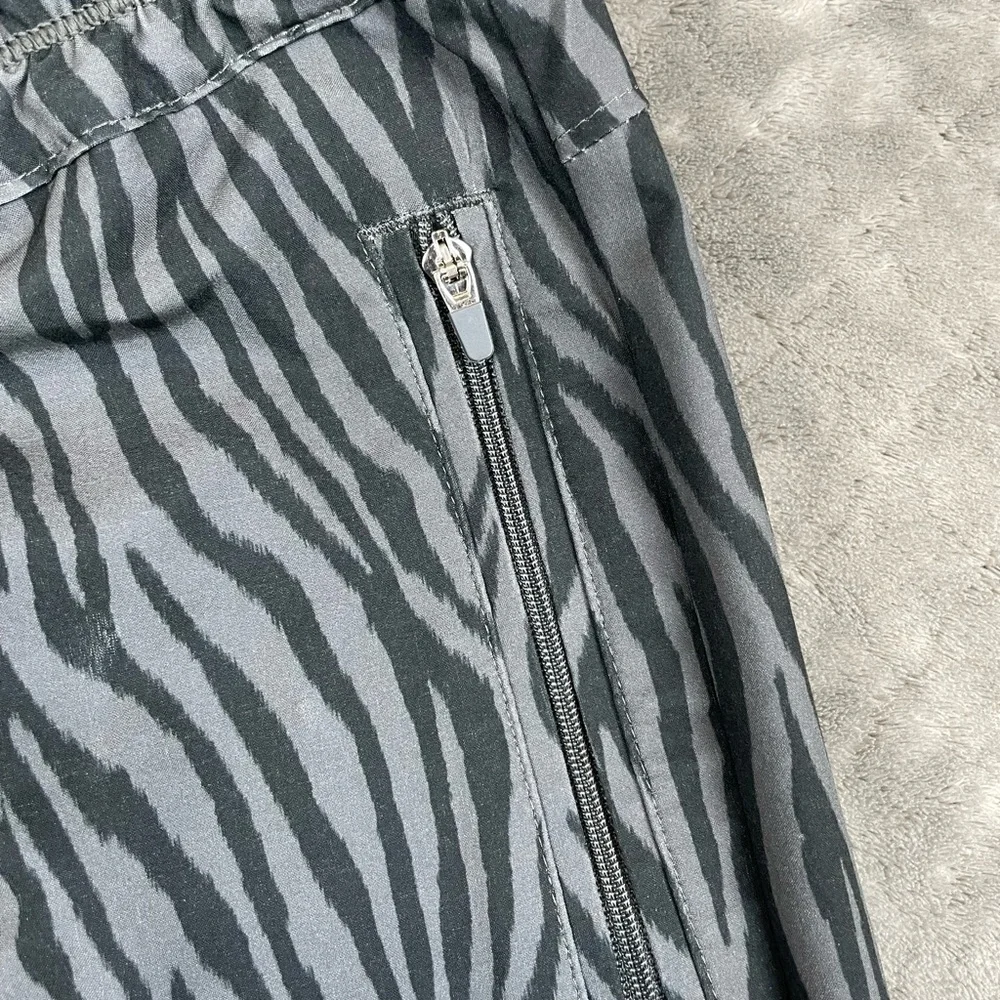 Tommy Bahama‎ IslandZone Men’s Small Gray Zebra Print Jogger Pants